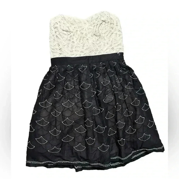 NWT Anthropologie Meadow Rue Womens 8 Lace Dress Black Ivory Strapless - Picture 2 of 9